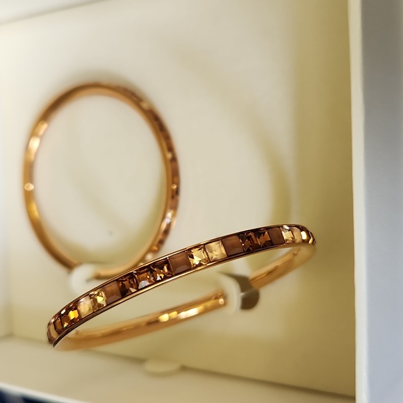 Atelier Swarovski  Victor &Rolf Earrings New - Picture 2 of 3